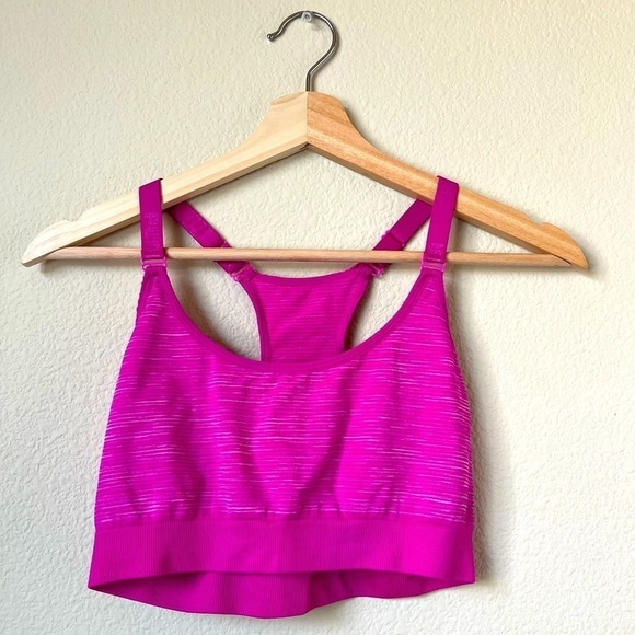 Puma Small Sports Bra Magenta Color - Picture 1 of 2
